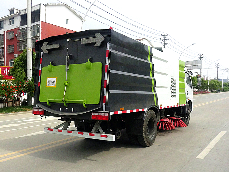 東風(fēng)大多利卡掃路車國(guó)VI